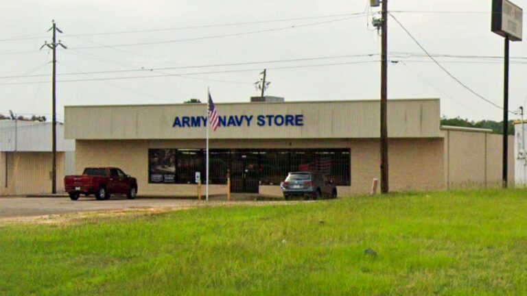 Walt's Outdoor World - Longview-q4